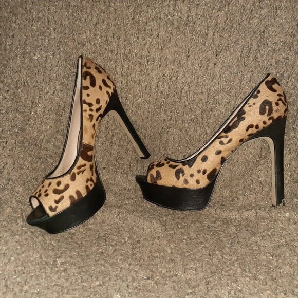 VINCE CAMUTO-Bette-Leopard Pony Hair Platform Stiletto-Peep-Toe-Sz 8.5-Near Mint - Picture 1 of 7